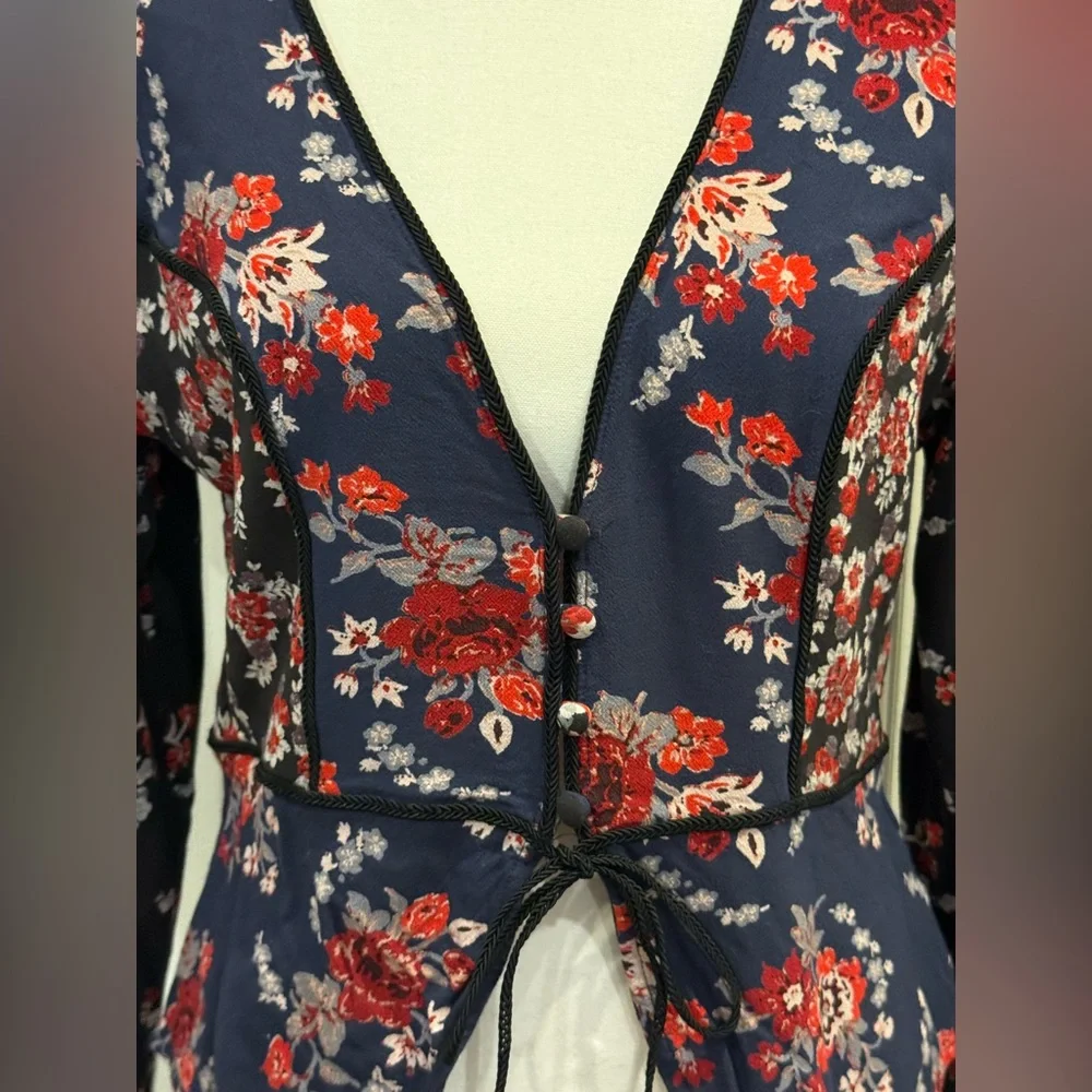 Free People Navy Floral Tie Front Peplum Blouse Boho Top Size M - Picture 8 of 9